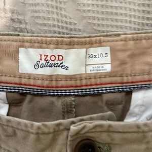 Izod men’s size 38 tan shorts.